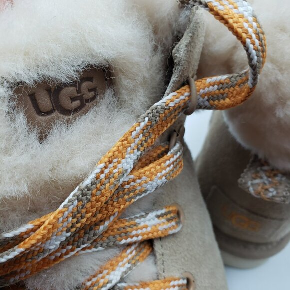 UGG Mini Alpine Boots 8 Womens Lace Up Suede Shearling Bootie Tan - Picture 7 of 9